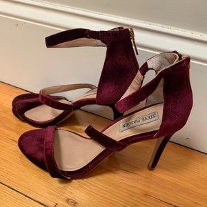 Size 8.5 maroon Steve Madden pumps